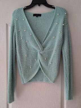 Almost Famous Mint Pearl-Embellished Twist V-Neck Sweater